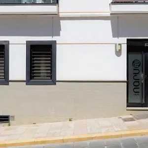 C56 - With Amazing Terrace In The Centre Apartamento